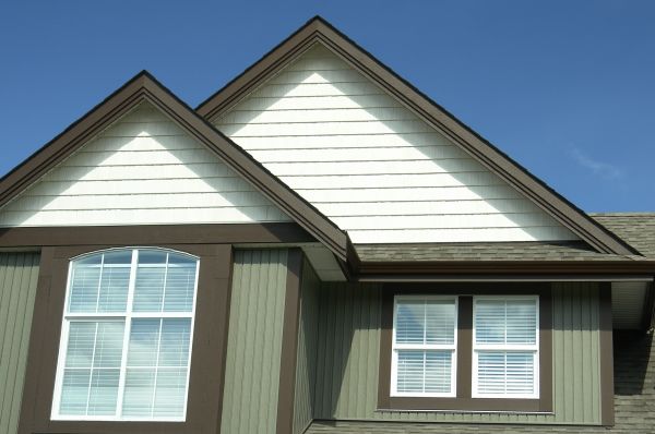 Cost of Vertical Vinyl Siding Repair in Albuquerque